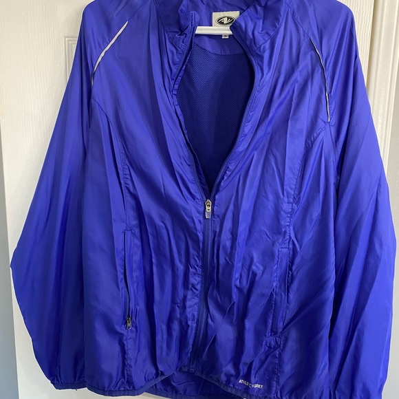 Windbreaker - Picture 3 of 3